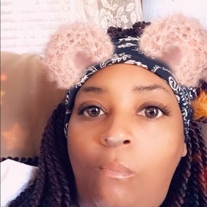 Meet your Posher, Pia